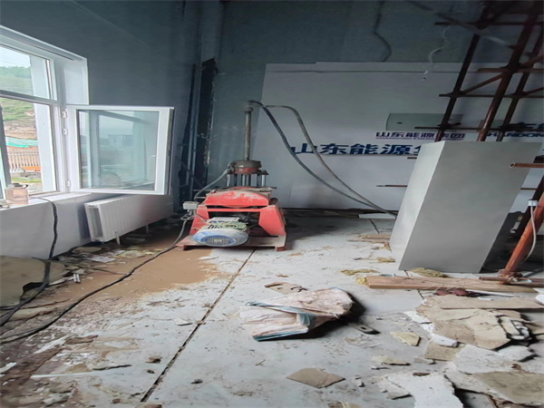 南城街道地基基础下沉墙体裂缝加固注浆顶升施工